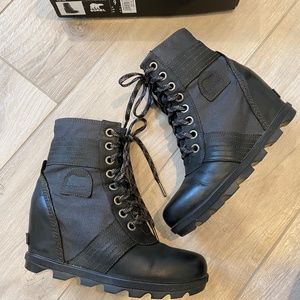 Sorel Lexie Wedge SZ 9.